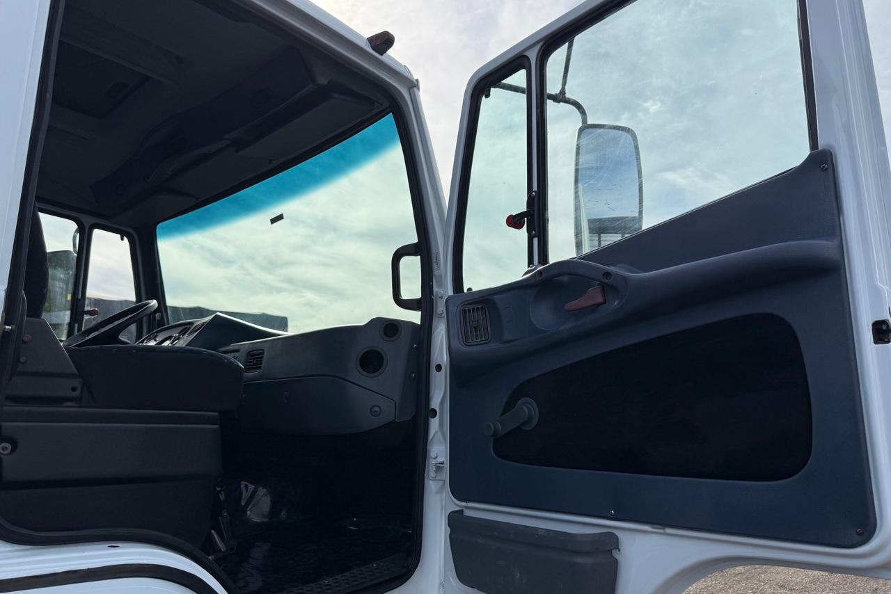 Mercedes Benz MB 1718 - 09/09 18