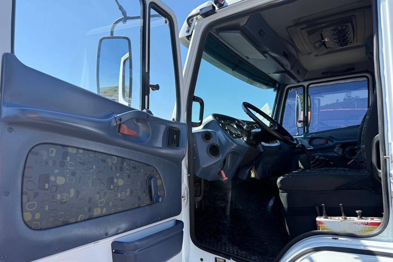 Mercedes Benz Atego 2428 - 03/03 13