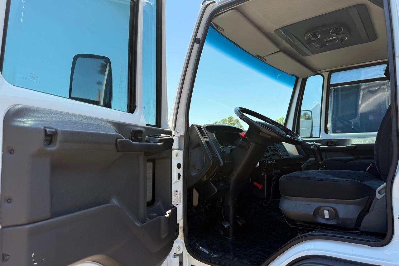 Ford Cargo1119 - 18/19 7