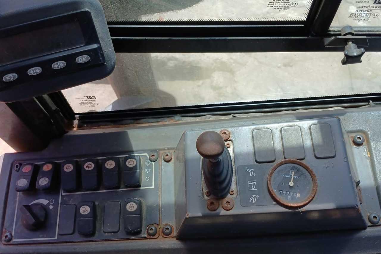 Caterpillar D6K XL - 09/09 10