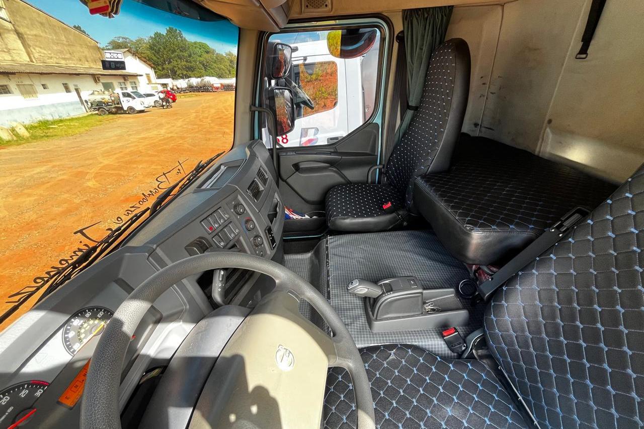 Volvo VM 330 - 21/21 3