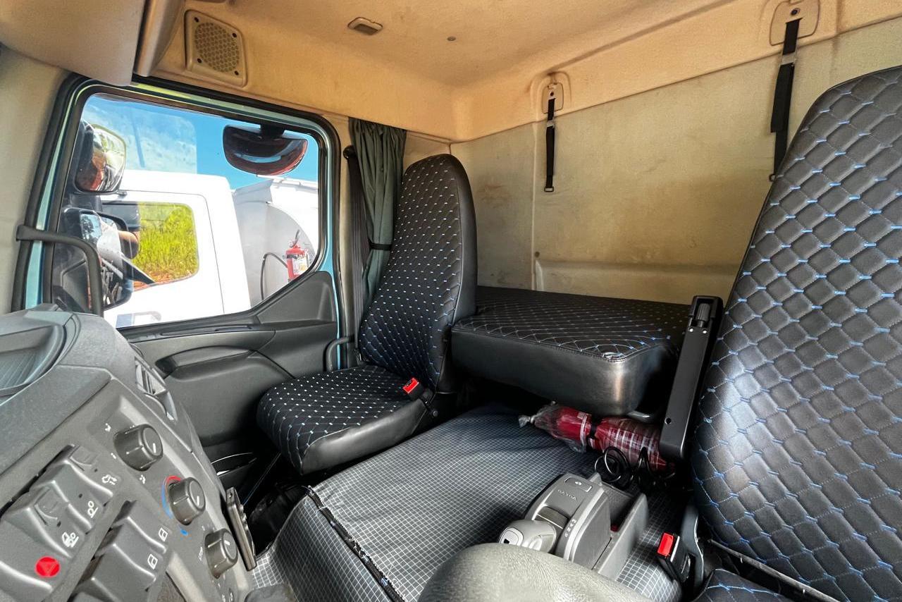 Volvo VM 330 - 21/21 7