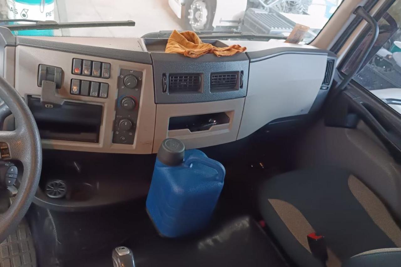 Volvo VM330 - 19/19 4