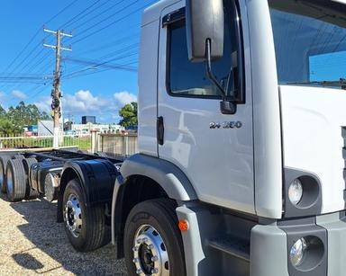 Caminhão Bitruck