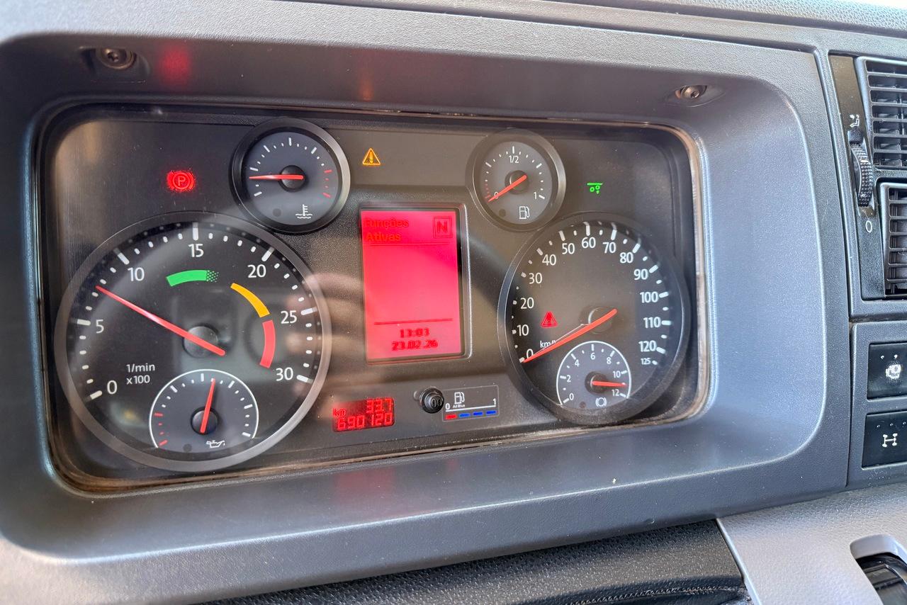 Volkswagen VW 25420 Constellation 6x2 - 14/14 21