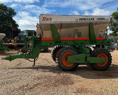 Distribuidor de Fertilizantes, Calcário e Sementes