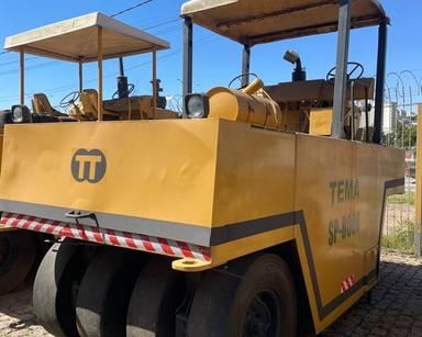 Rolo Compactador de Pneu