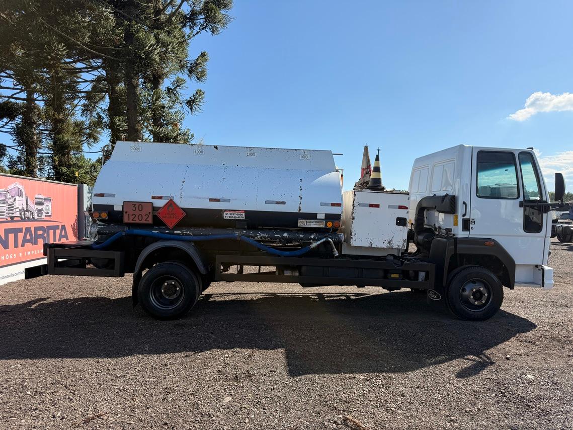 Ford Cargo1119 - 18/19 3