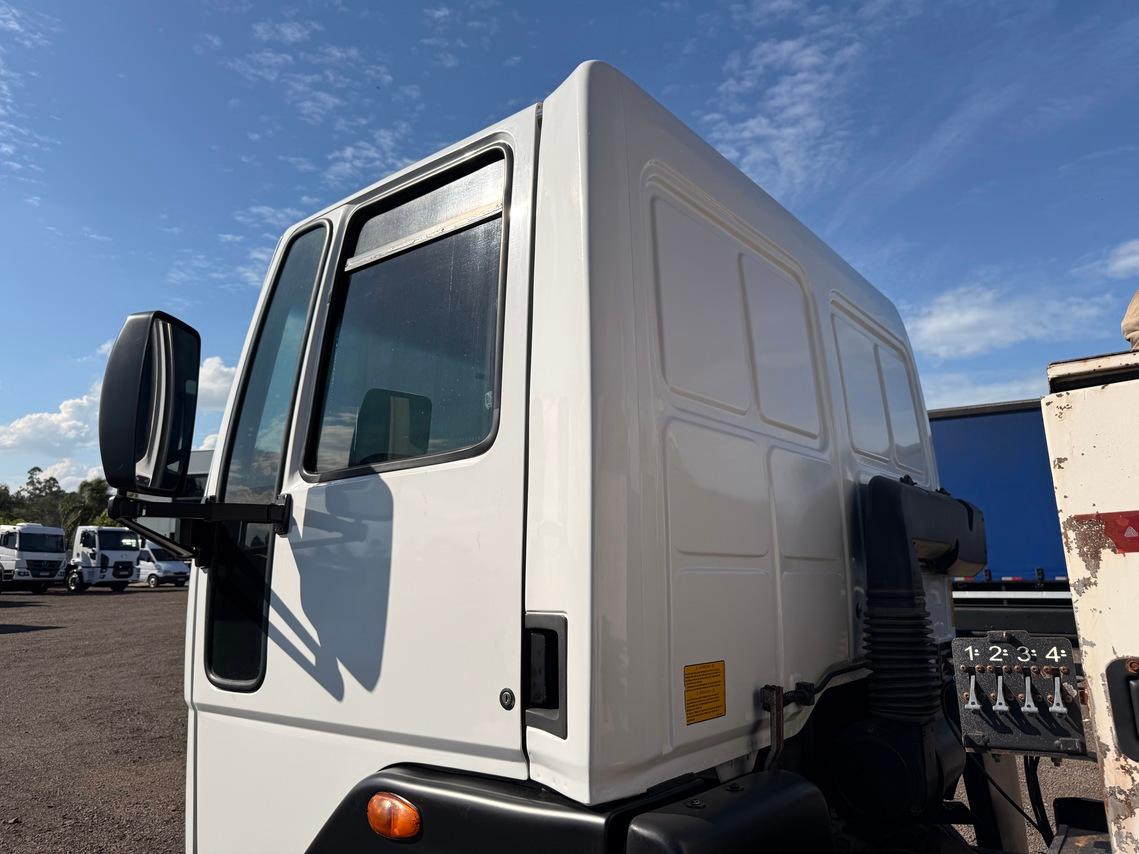 Ford Cargo1119 - 18/19 6