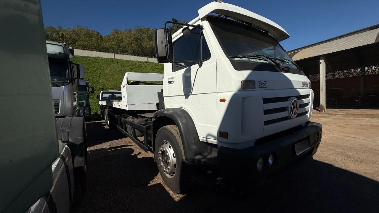 Volkswagen 23 220 - 04/05 12