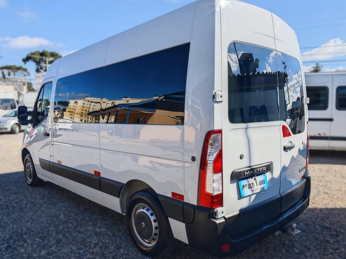 Renault Master Minibus - 14/15 2