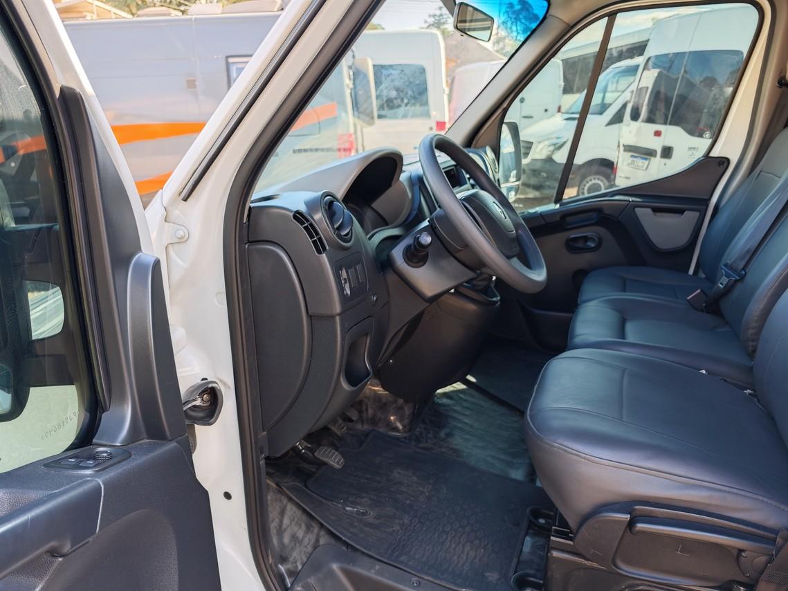 Renault Master Minibus - 14/15 3