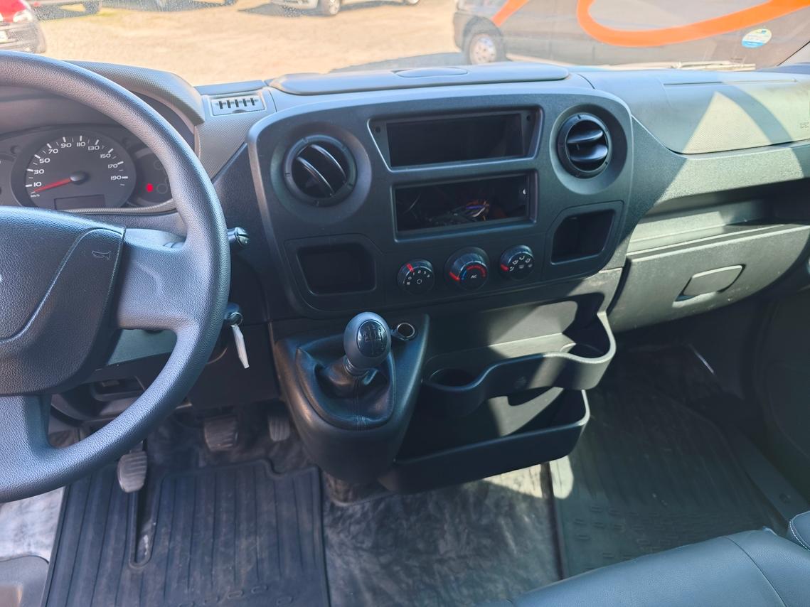 Renault Master Minibus - 14/15 4
