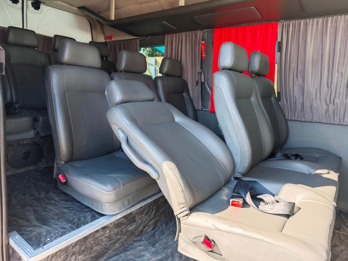 Renault Master Minibus - 14/15 5