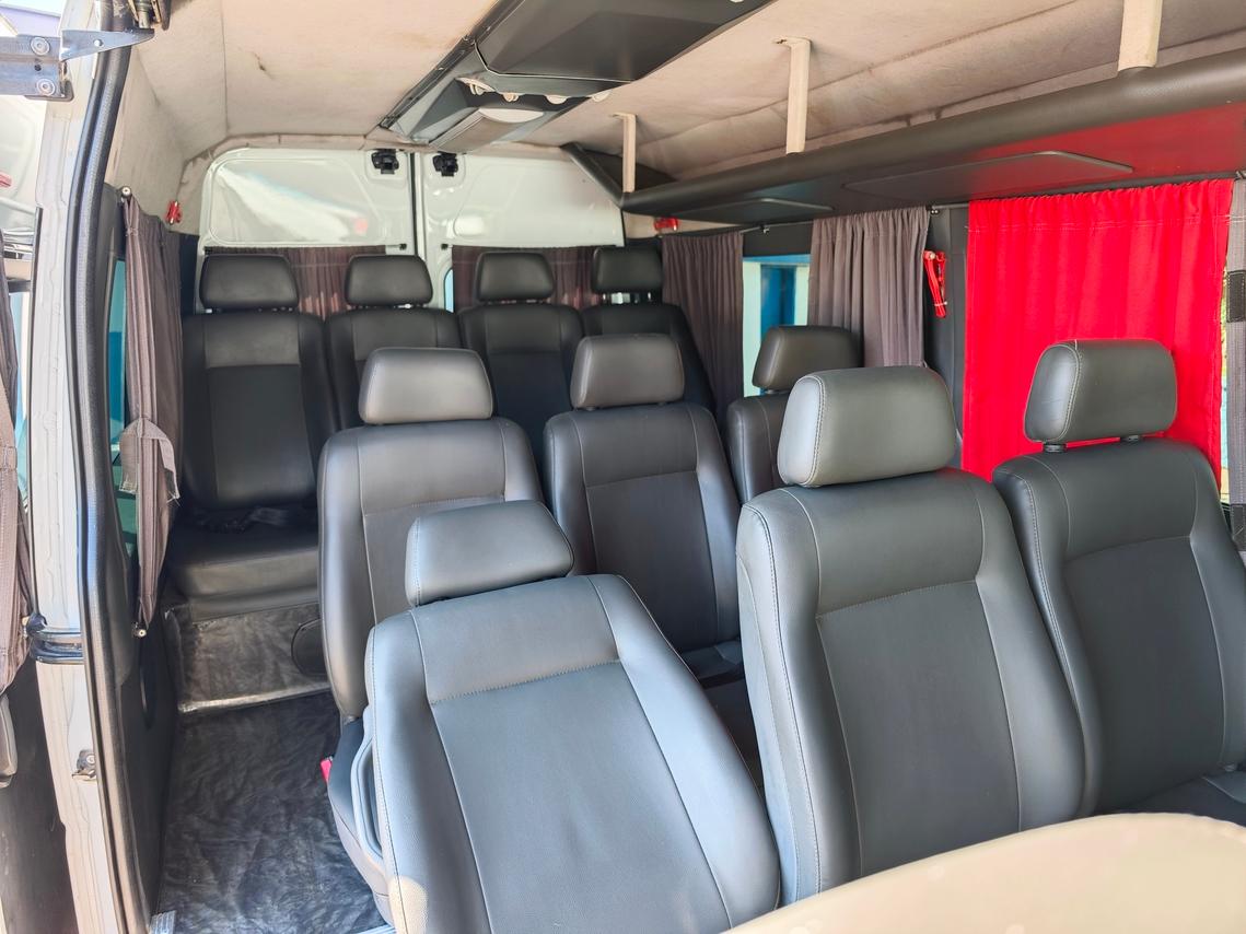 Renault Master Minibus - 14/15 7