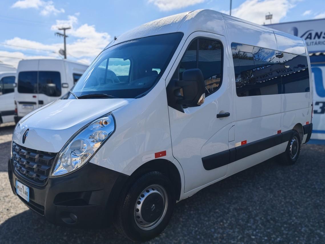 Renault Master Minibus - 14/15 14