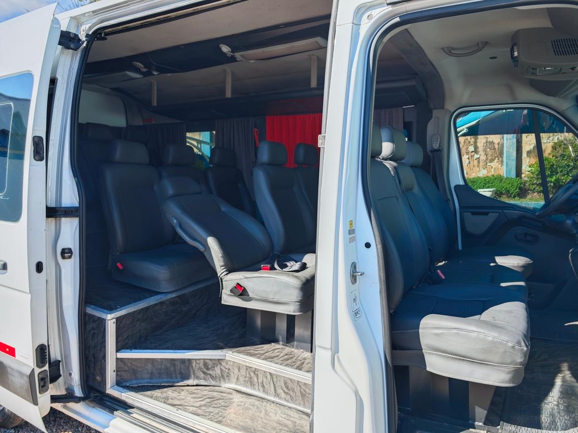 Renault Master Minibus - 14/15 24